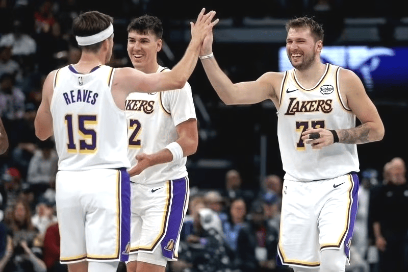 NBA11月3日特殊数据滙(huì)述：4人(rén)30，24人(rén)20，2人(rén)三双！